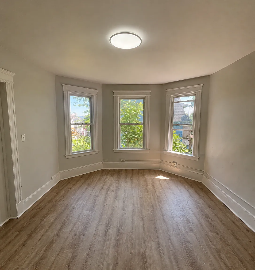 3 bed, $1,500 — Photo 1