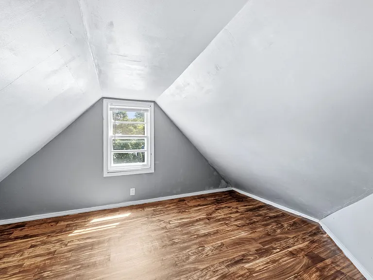 988 Glenside Ave — Photo 20