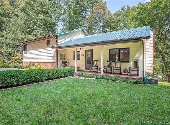 3rd image of 161 Tara Nova Dr