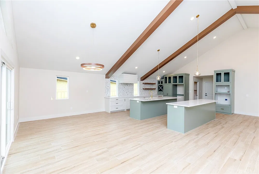 4 bed, 3.0 bath, 2736 sqft, $3,500 — Photo 3