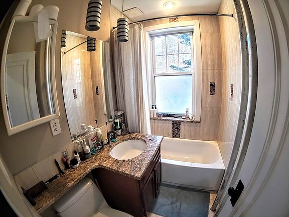 3rd image of 6 Crawford St APT 3