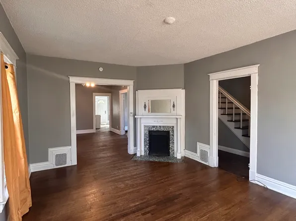 617 W Walnut St, Kalamazoo, MI 49007