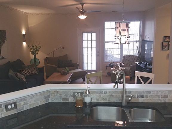 4th image of 843 E Summerfield Glen Cir #20