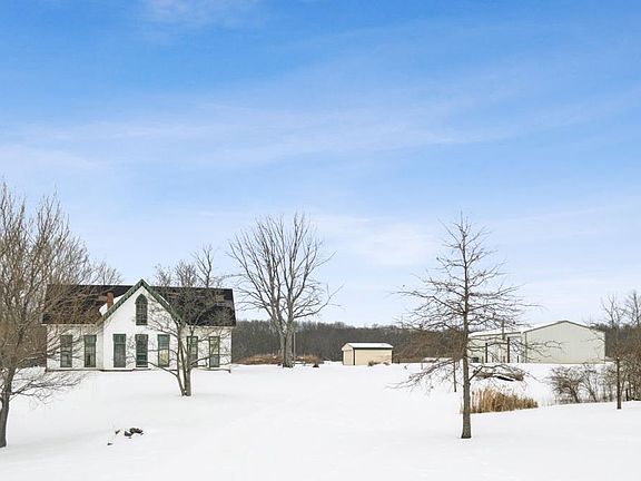 2nd image of 2432 Bauer Rd