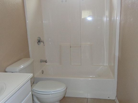 5th image of 838 Florida St