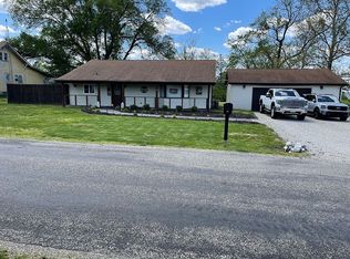 220 Center St, Bismarck, IL 61814