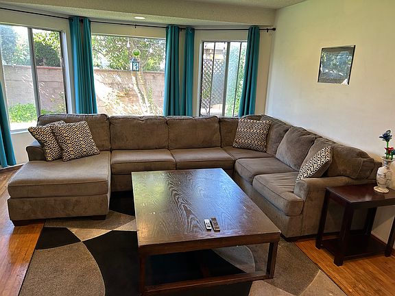 3rd image of 2607 W Redondo Beach Blvd
