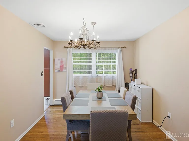 34 Ventnor Dr — Photo 24