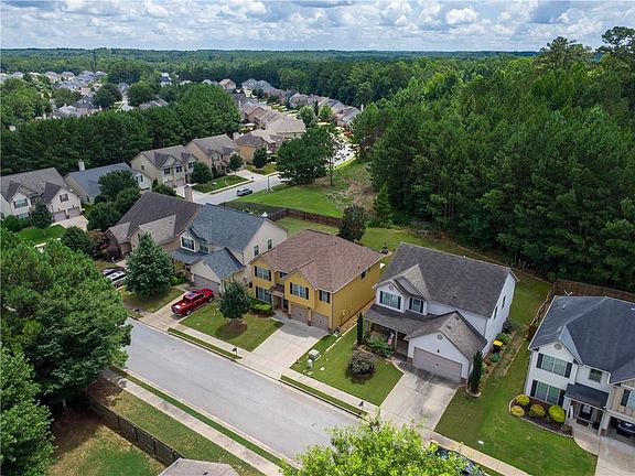 5th image of 47 Maple Hill Dr