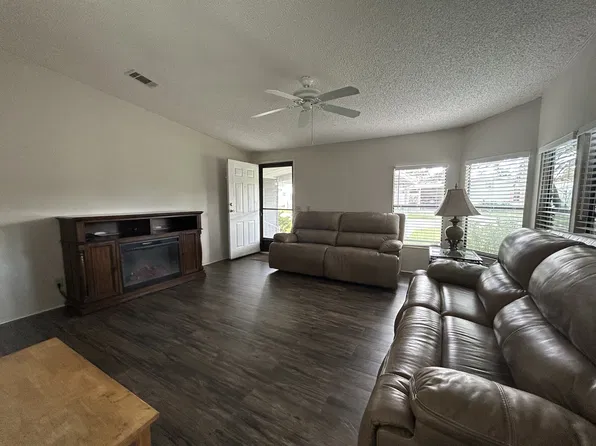 150 Blue Jay Ln #M01, Merritt Island, FL 32953