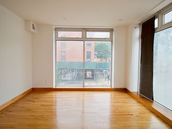 5th image of 478 Smith St Ste 1