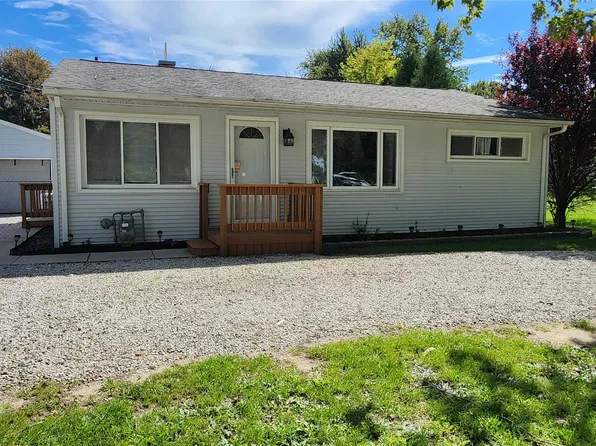 2712 Gruber Rd, Monroe, MI 48162