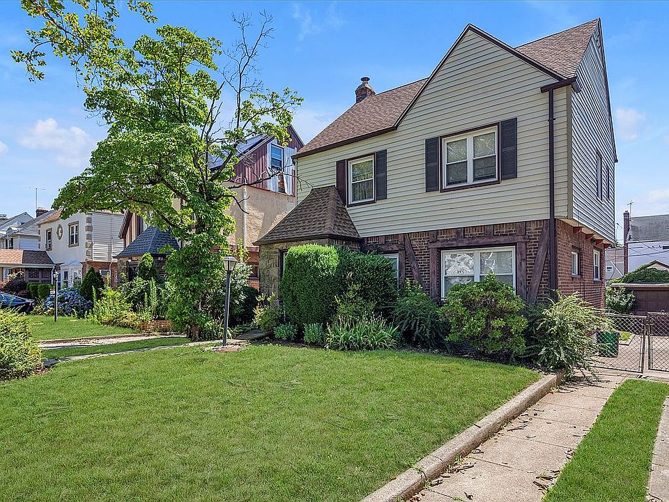 1st image of 11545 222nd St