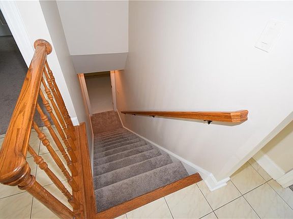 4th image of 130 Chambers St