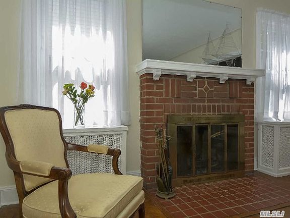 5th image of 129 Iris Ave