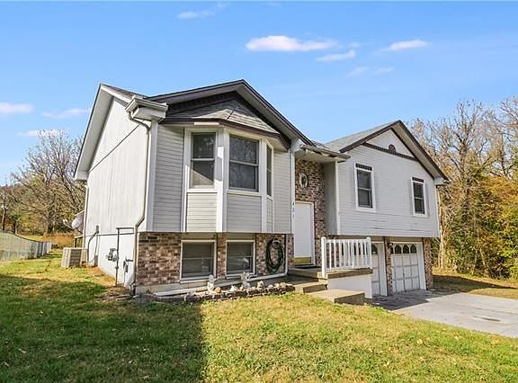 2nd image of 421 Chads Ct