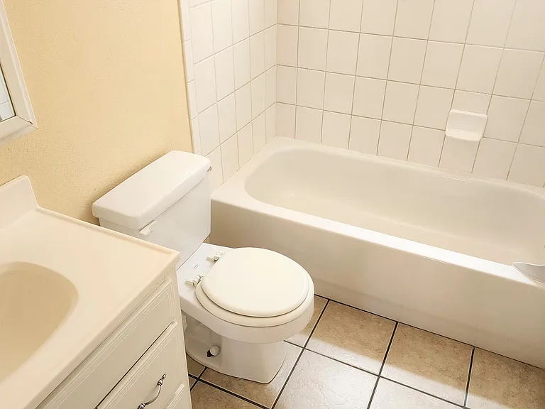 918 S Logan St #103 — Photo 5