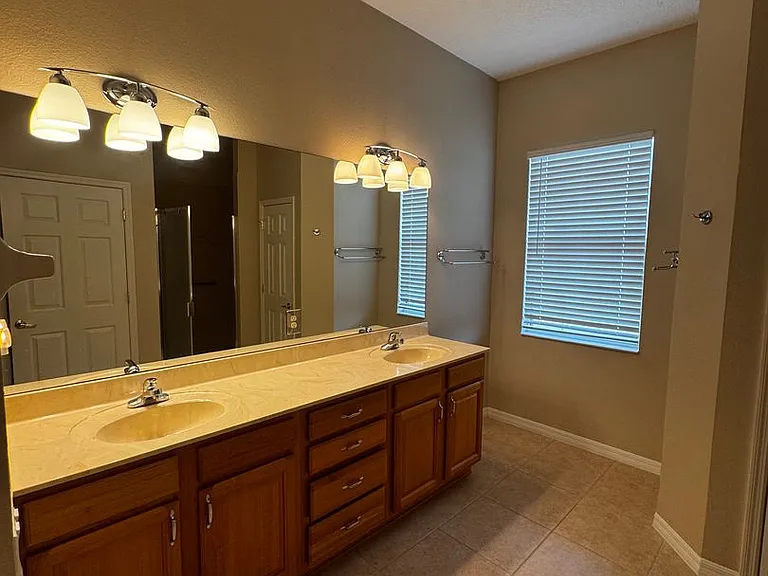 8821 SW 82nd Court Rd — Photo 9