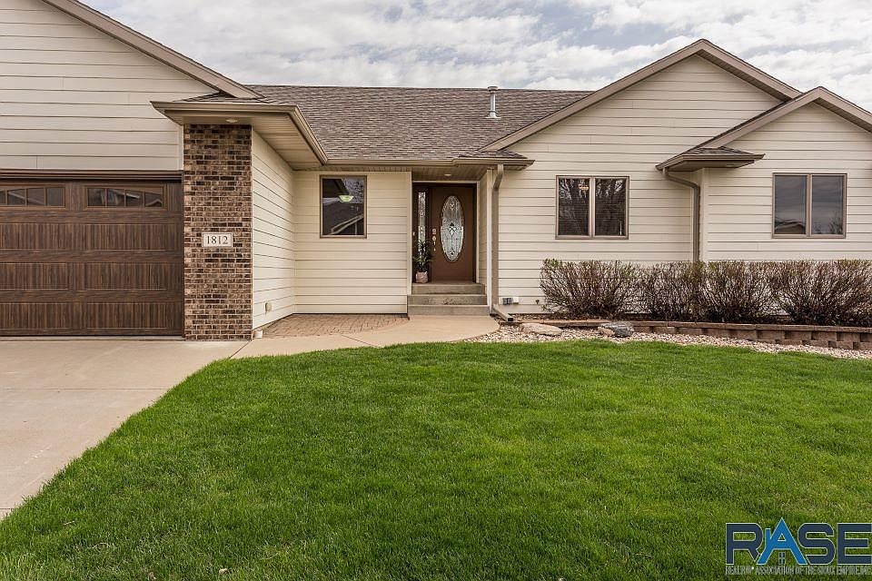 1812 W River Bluff Dr, Brandon, SD 57005 Zillow