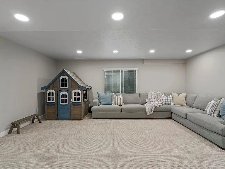 1596 N Cordoba Dr — Photo 23