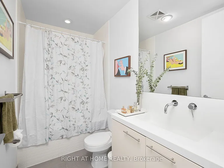 66 Portland St #Penthouse 805 — Photo 24
