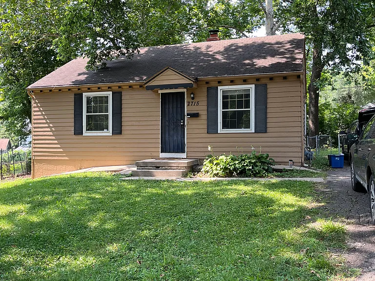 2715 Haskell Ave — Photo 1