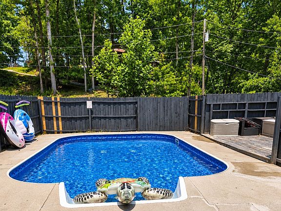 3rd image of 2116 Ridgecrest Loop Ln