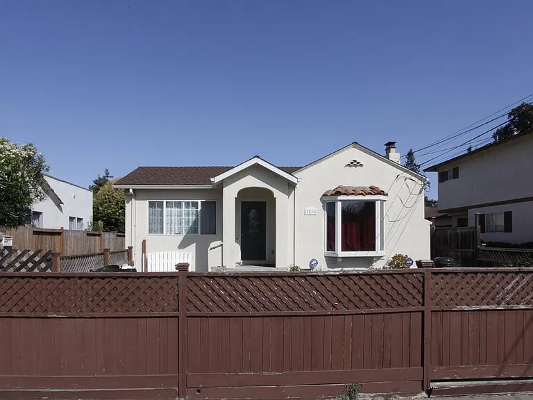 1536 Jefferson Ave — Photo 12