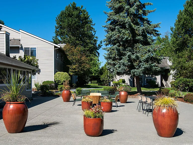 Glenbrook Apartments — Photo 3