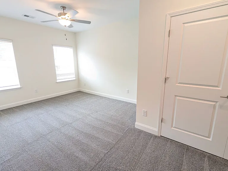 6801 West Apartments — Photo 11