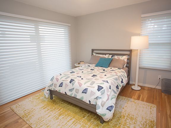 3rd image of 21 Blue Jay Way