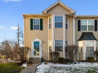 1326 Windsor Ct, Geneva, IL 60134
