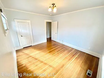 Upstairs bedroom 1.