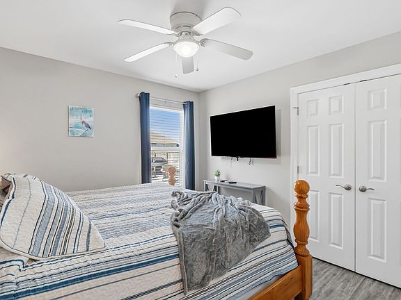 2nd image of 5303 A Sunset Ave