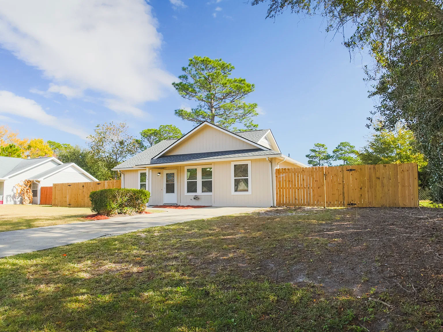 3 bed, 1057 sqft, $1,950 — Photo 3
