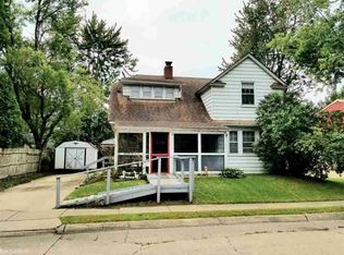 22828 Poplar Beach Dr, Saint Clair Shores, MI 48081