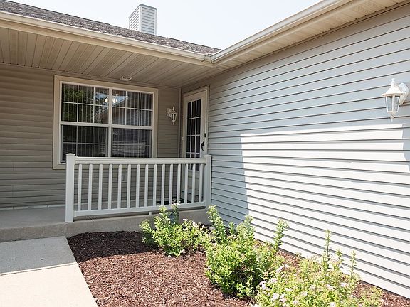 3rd image of 1136 Shingle Oak Ln