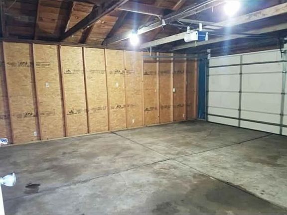Garage.
