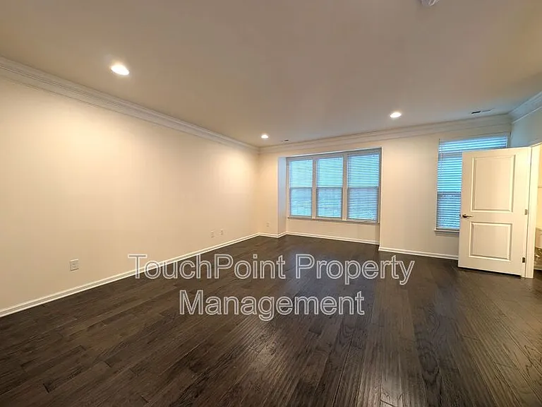 4061 Zilker Park Dr — Photo 7