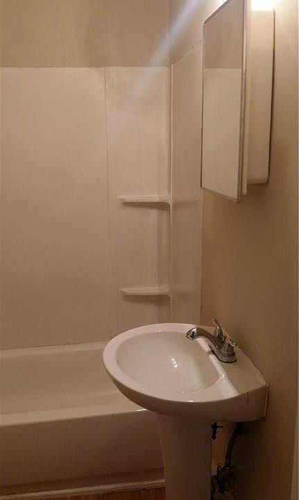 1st image of 84 Nicholson St APT 1