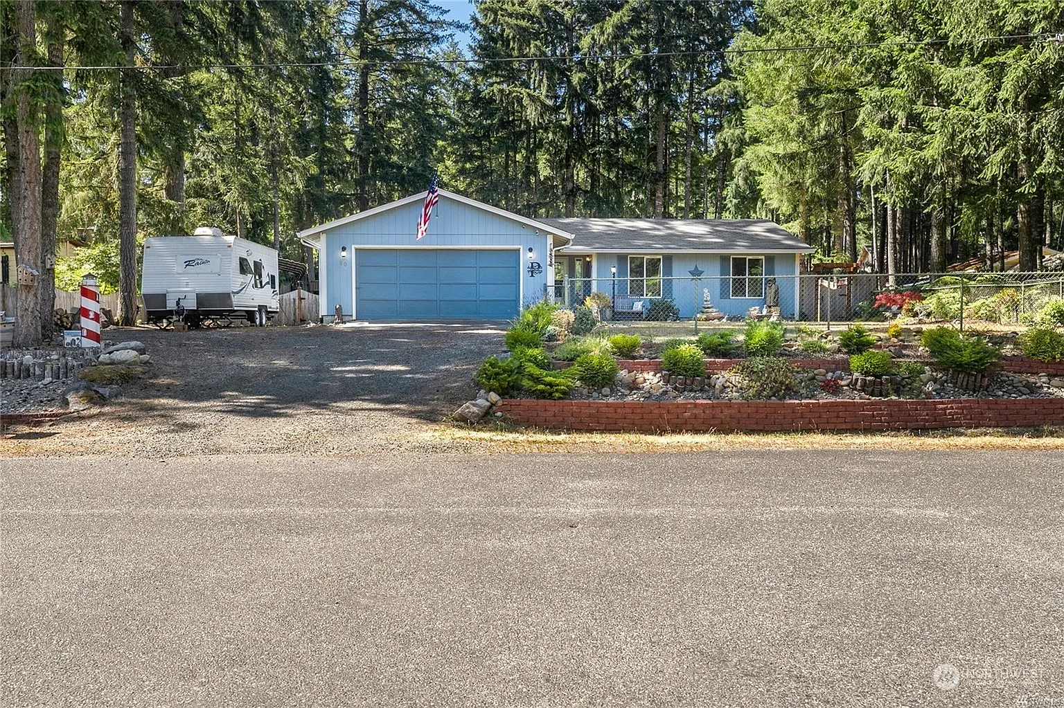 80 E Barnsby Place photo 1