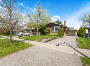 6 Deanefield Cres, Toronto, ON M9B 3B3