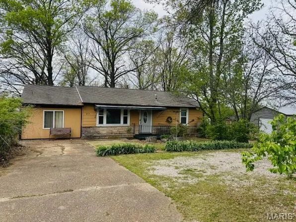 815 Lakeshore Dr, Cuba, MO 65453