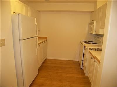 4th image of 18621 Blueberry Ln Unit B106