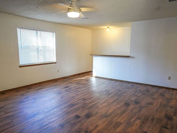 3rd image of 1000 NE 17th St