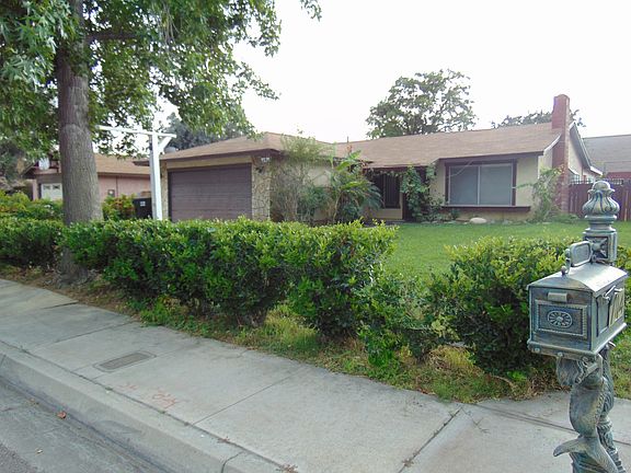 2nd image of 4704 N Lakewood Dr