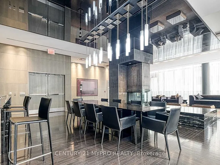 770 Bay St #Penthouse 507 — Photo 17
