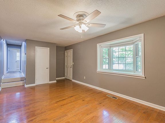 3rd image of 9130 Westminister Circle Dr