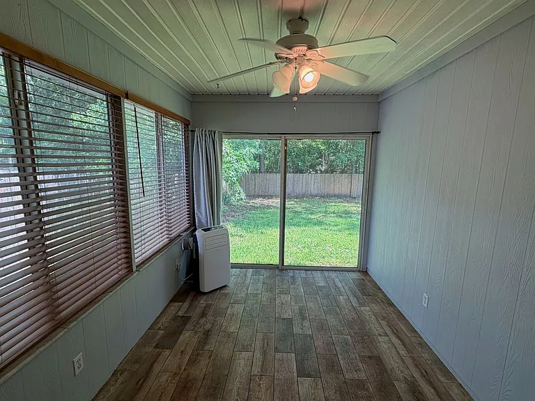 4271 Hanging Moss Dr — Photo 6