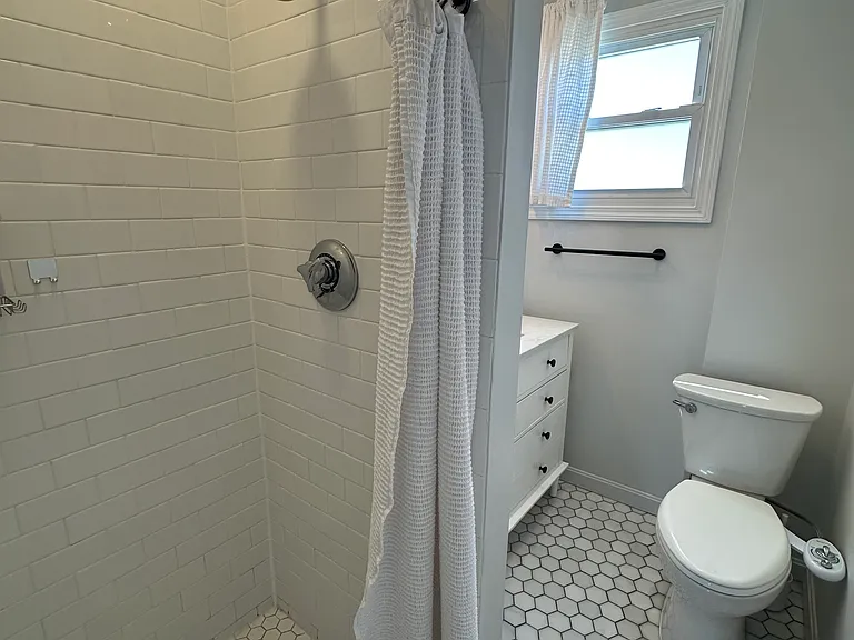 904 York Ave #1 — Photo 8